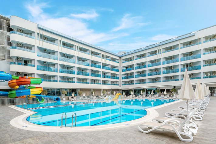voir les prix pour Avena Resort & Spa Hotel - All Inclusive