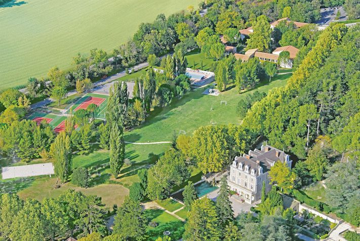 voir les prix pour Club Vacances Bleues Domaine de Château-Laval