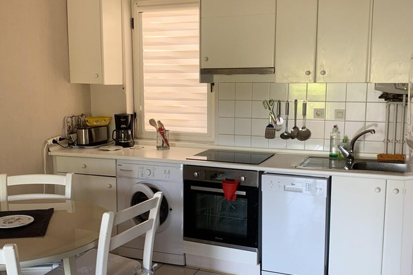 2 bedrooms appartement with wifi at Hendaye