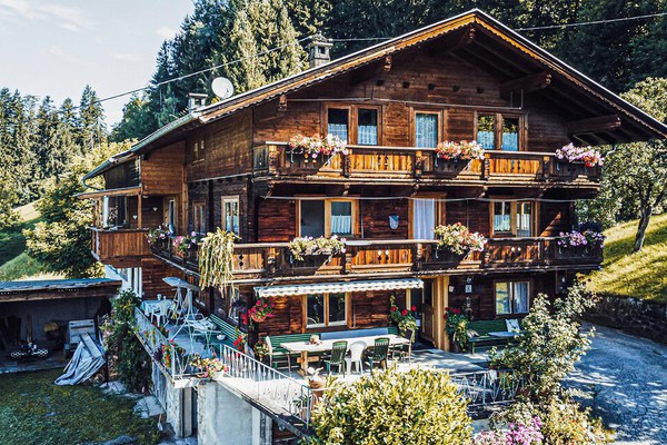 Beautiful home in Hart im Zillertal with WiFi and 5 Bedrooms