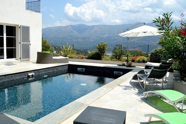 Villa Madrale - Piscine chauffée bain à remous 2/8 pers - Depart rando