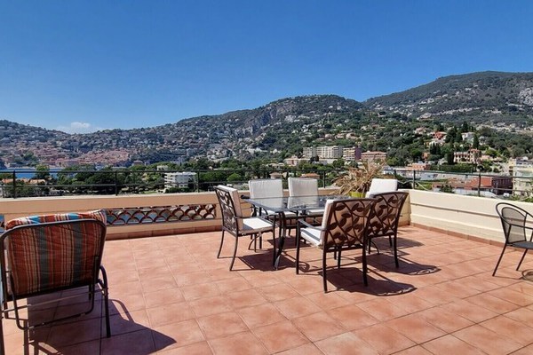 Wonderful Duplex with a view over VilleFranche/Mer