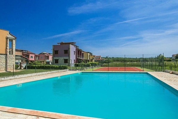 Appartement Paradise avec piscine partagée et court de tennis près de Porec