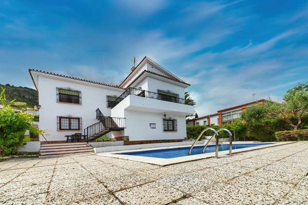 Andalusian House with private pool up to 12 people