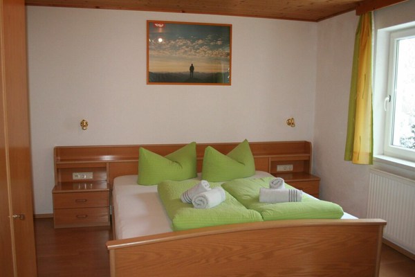 Confortable appartement pour 12 personnes avec WIFI, TV, balcon, animaux admis et parking