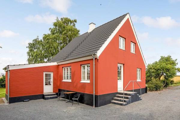 Stunning home in Svaneke with WiFi and 2 Bedrooms