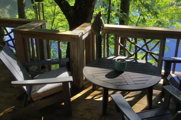 Tree House - Luxury living at the water’s edge of Hogback Lake, Sapphire NC