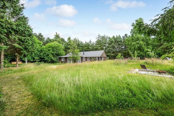 Beautiful home in Grenaa with WiFi and 5 Bedrooms