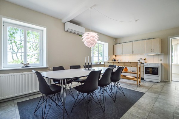 Nice home in Højer with Sauna and 8 Bedrooms