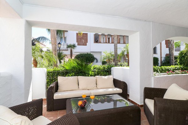 San Pedro beachside apartment - perfect location