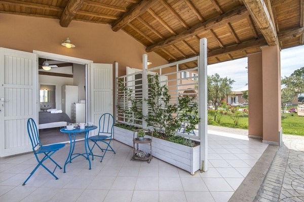 Maison de vacances privée avec WIFI, piscine privée, TV, patio, près de Civitavecchia