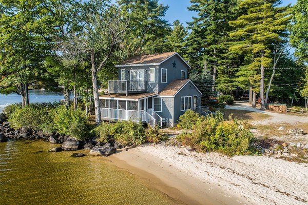 Lakefront House with Private Sandy Beach
