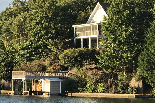 Whippoorwill Point Lake House on Lake Cherokee
