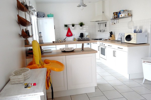 3 bedrooms house at Marennes, 200 m away from the beach with enclosed garden and wifi