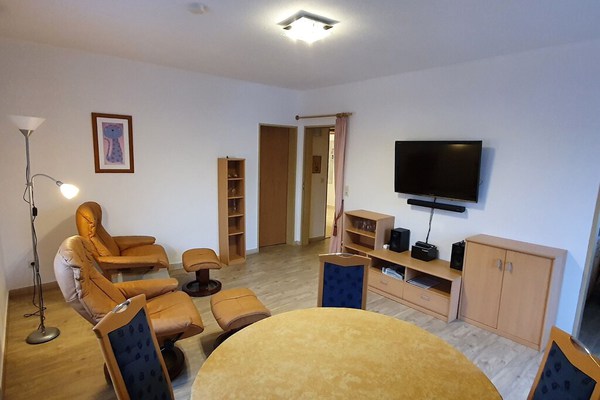Ferienwohnung "Chiemsee" für 2 Personen, 1 Schlaf- und 1 Wohn-/Esszimmer, Balkon, 46 m²