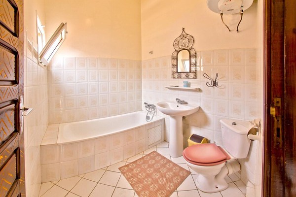 2 bedrooms appartement with shared pool, enclosed garden and wifi at Marrakesh