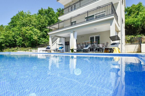 Beautiful home in Sinj with 5 Bedrooms, WiFi and Outdoor swimming pool
