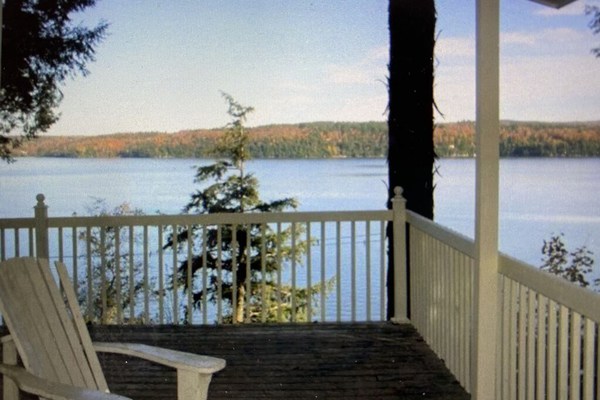 Lakefront Cottage With Spectacular View