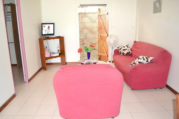 One bedroom house with furnished terrace and wifi at Morne-À-l'Eau