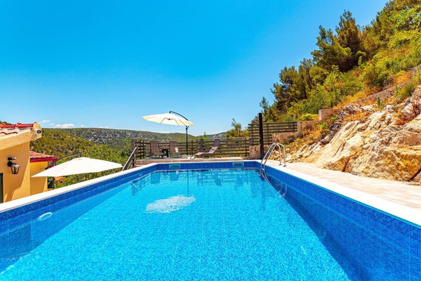 Beautiful home in Skradin with Outdoor swimming pool, WiFi and 3 Bedrooms