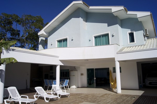 Sobrado Mariscal avec 3 suites avec air conditionné, piscine, barbecue et wifi