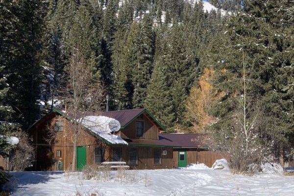 Private East Fork River Cabin, large, sleeps 9, 2 acres, 28 minutes to ski hill