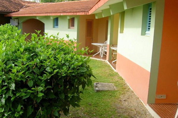 Studio at Sainte-Anne, 200 m away from the beach with sea view, enclosed garden and wifi