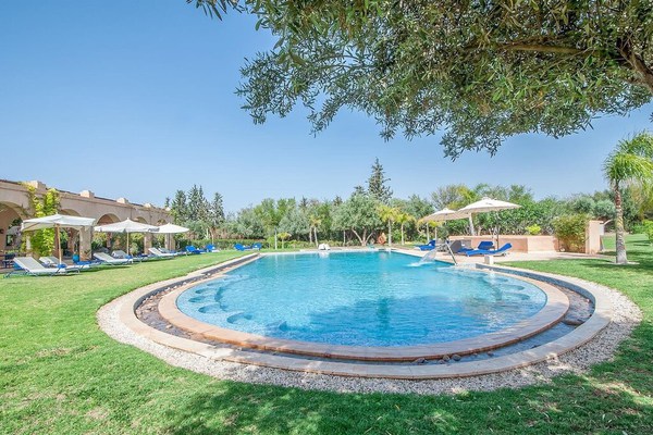 Villa des Senteurs - Enchanting estate with swimming pool and jacuzzi