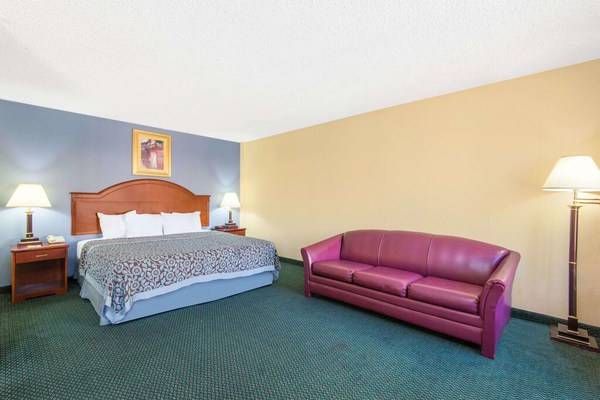 Sky-Palace Inn & Suites Wichita East-Deluxe 1 King Bed Non Smoking