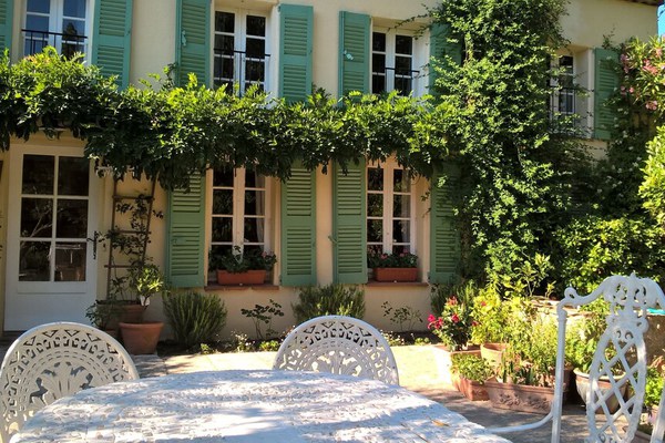 Une charmante maison familiale provençale avec une vue magnifique sur La Garde Freinet