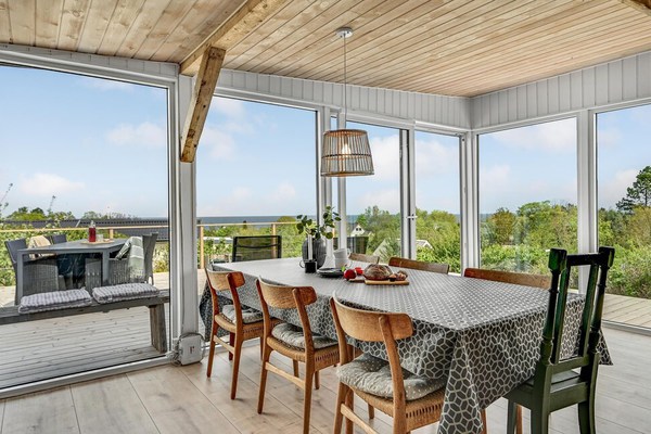 Stunning home in Allingåbro with Sauna, WiFi and 2 Bedrooms