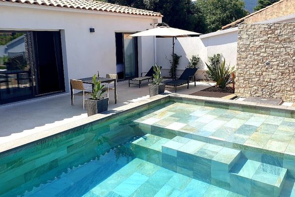 Lodge de luxe provençal de 30 m2 avec piscine pour 2 personnes UNIQUEMENT