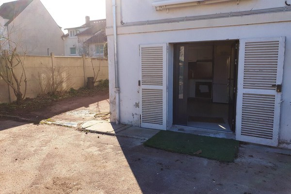 One bedroom house with terrace and wifi at Argenteuil