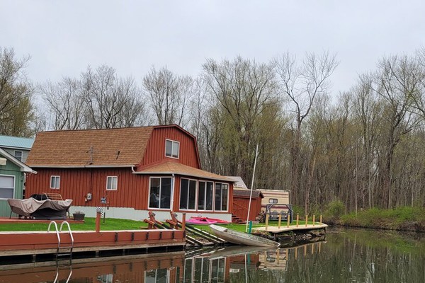 Beautiful wildlife sanctuary on the Canal with access to Chautauqua Lake!