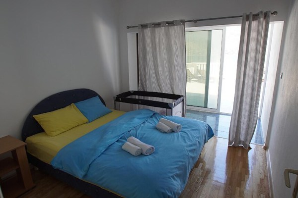 Holiday apartment Perast for 1 - 9 persons with 4 bedrooms