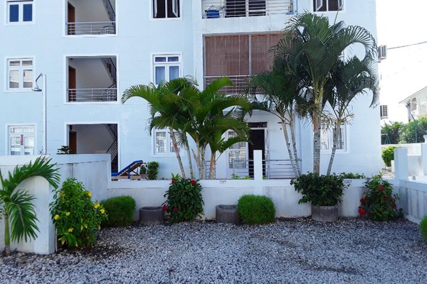 3 bedrooms appartement with shared pool and enclosed garden at Flic En Flac
