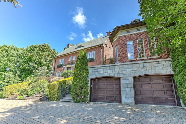 3-storey mansion located in Montreal's most sought after neighbourhood.