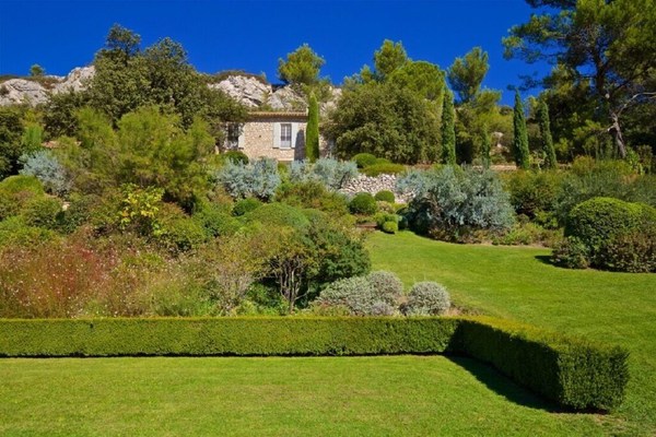 Les Baux de Provence Villa-A palatial 5 bedroom luxury villa awaits you!