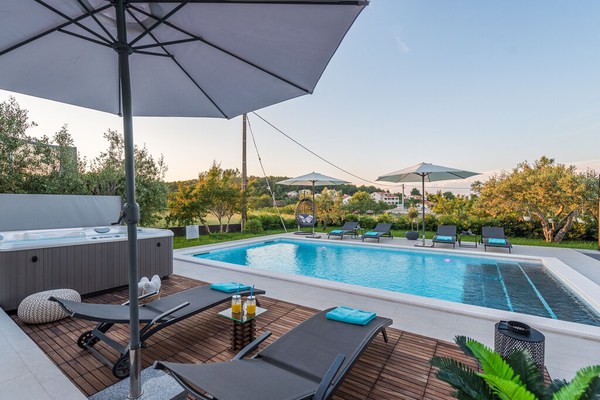 Villa idéalement située avec vue sur la mer - Adriatic Luxury Villas