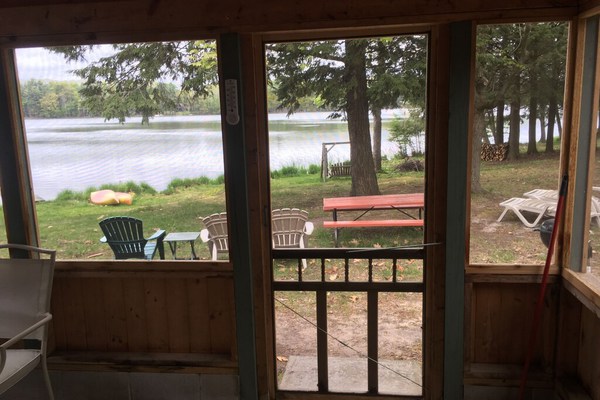 Cabine en chêne | Lac Thayer | Calme Lakeside Cottage