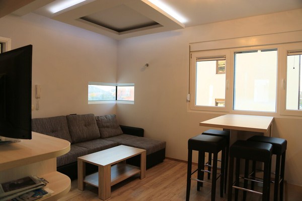 One bedroom appartement at Tivat, 200 m away from the beach with wifi