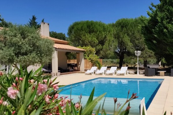 Villa de vacances climatisée, 8p, piscine - Occitanie Uzès  -22a terrain privé. 