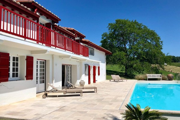 Pays Basque│ Splendide villa ·  Vue Pyrénées · 7 suites · Piscine · Billard