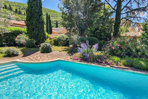 Amazing home in Berlou with Outdoor swimming pool, WiFi and Private swimming pool