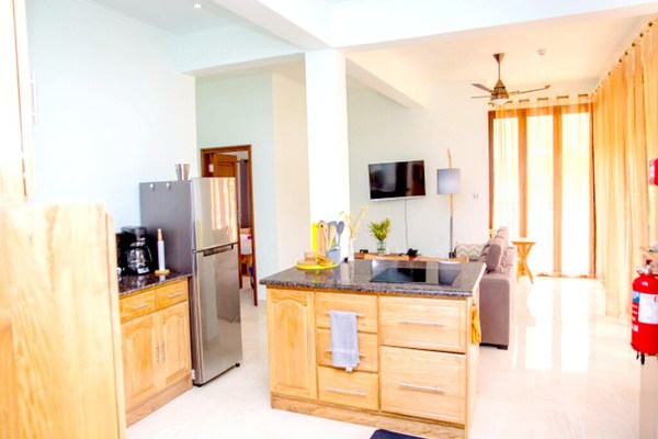 One bedroom appartement at Au cap, 100 m away from the beach with enclosed garden and wifi