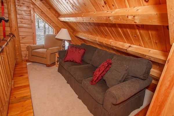 Quintessential Log Cabin experience close to Stratton and Mount Snow