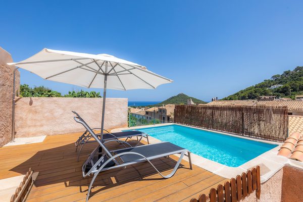 Spacieuse maison de vacances Can Binitu avec vue sur mer, vue sur la montagne, Wi-Fi, balcon, jardin, terrasse et piscine ; parking disponible