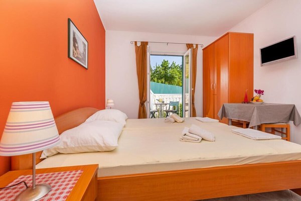 Sunny House Free Parking - Studio for 2 persons with Balcony and Sea View