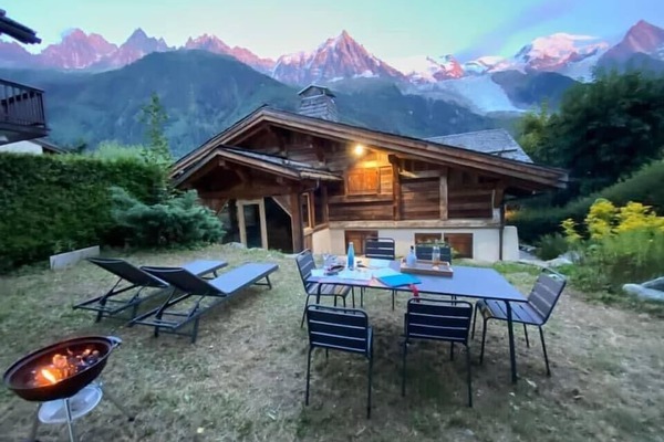 Nice COSY apt with GARDEN in Chamonix-Mont-Blanc