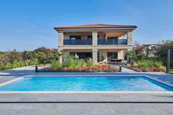 Charming Villa Brzac with pool